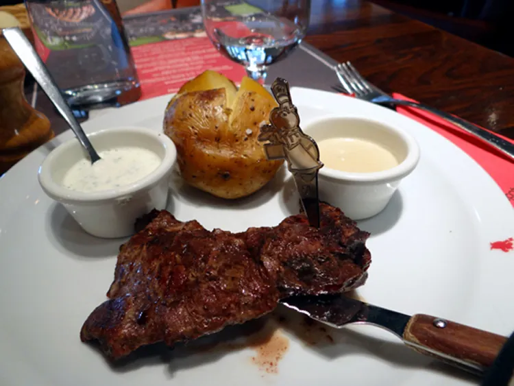 Comer carne em Paris