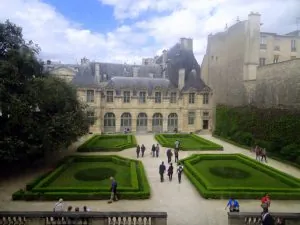 Hôtel de Béthune-Sully
